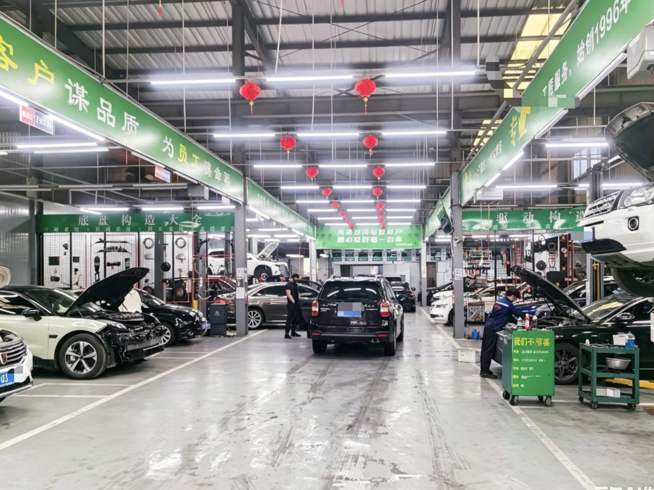 宁波邦群宝马专修维修车间